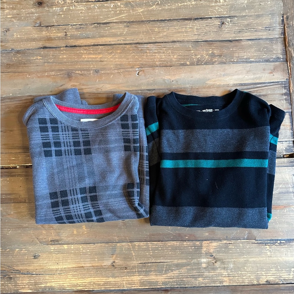 Set of 2. Boys Sweaters. Size Med. EUC